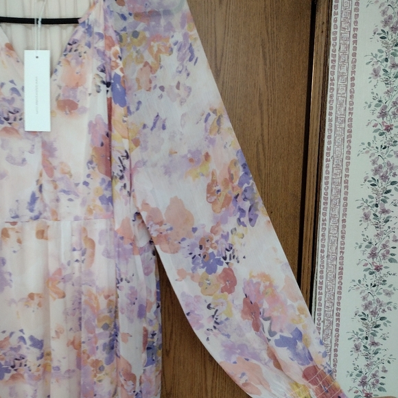 adyson parker XL Floral Tiered Puff Long Sleeve Strawberry Cream Dress - Picture 4 of 11